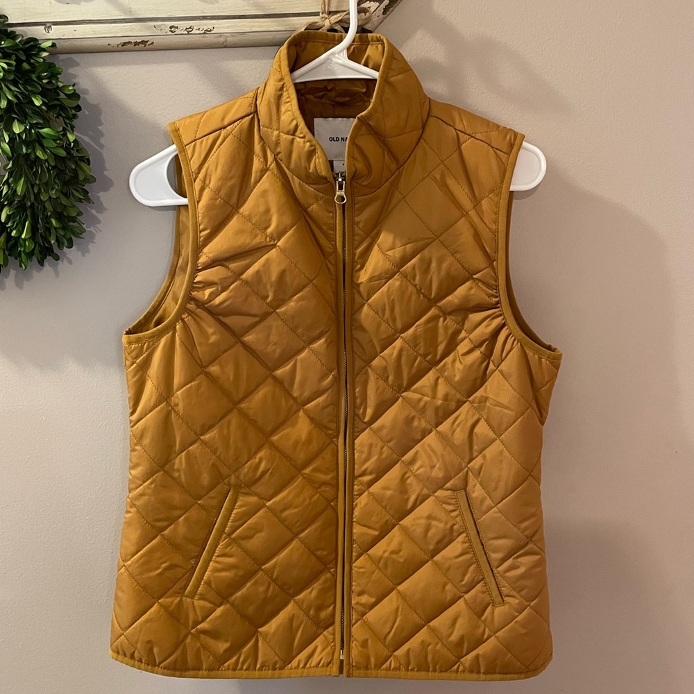 Old Navy Woman’s Mustard Yellow Vest Size Small